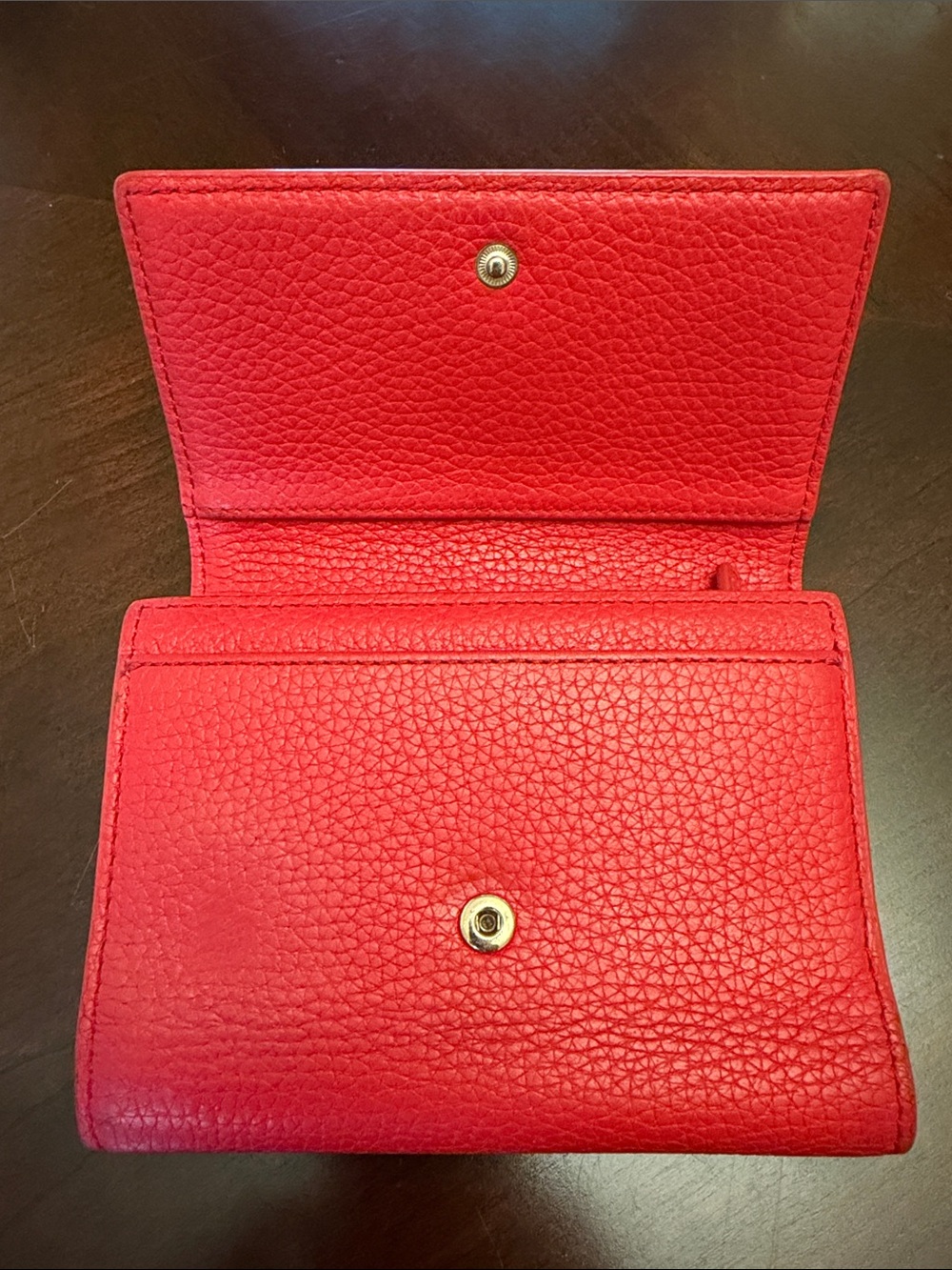 Tory Burch Red Pebbled Leather Flap Wallet with Embossed Logo - Picture 3 of 12